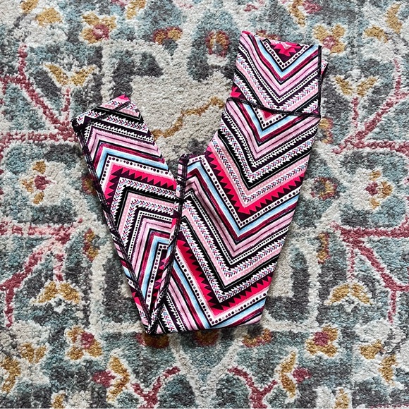 Womens Aerie full length work out leggings, colorful tribal pattern, size XS - Picture 4 of 4